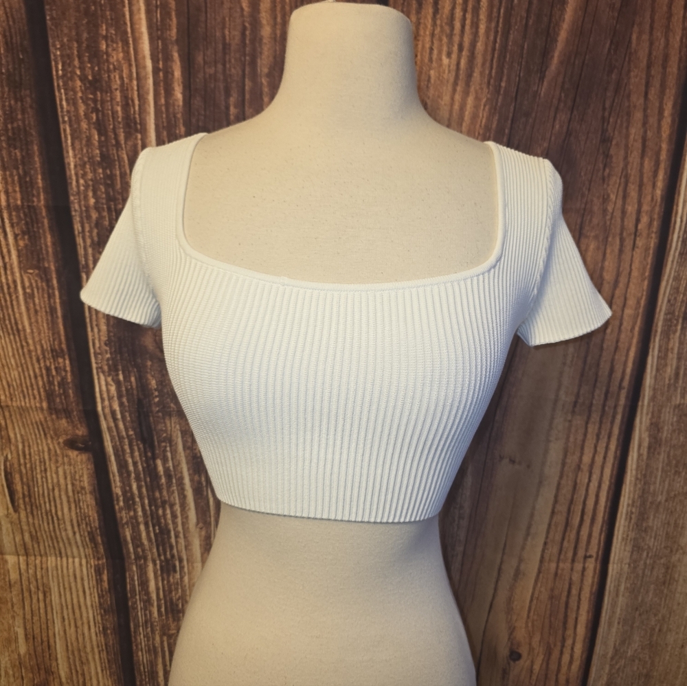 Aritzia Babaton Sculpt Knit Crop Top Size XS White - Picture 3 of 9